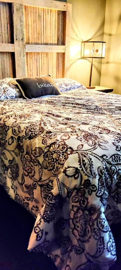 Hocking Hills Rusty Lofts Apartment โลแกน ภายนอก รูปภาพ
