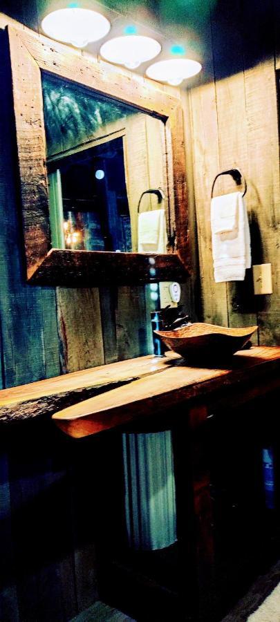 Hocking Hills Rusty Lofts Apartment โลแกน ภายนอก รูปภาพ