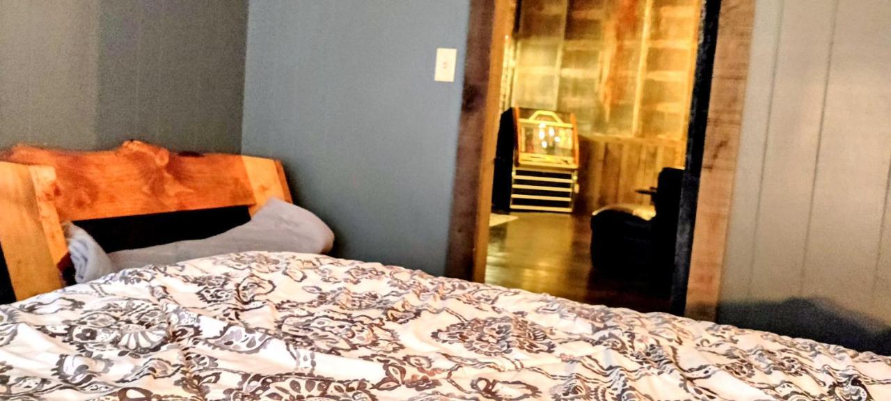 Hocking Hills Rusty Lofts Apartment โลแกน ภายนอก รูปภาพ