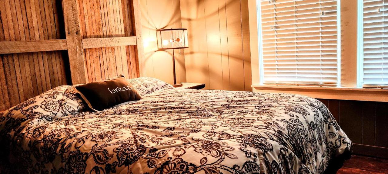 Hocking Hills Rusty Lofts Apartment โลแกน ภายนอก รูปภาพ